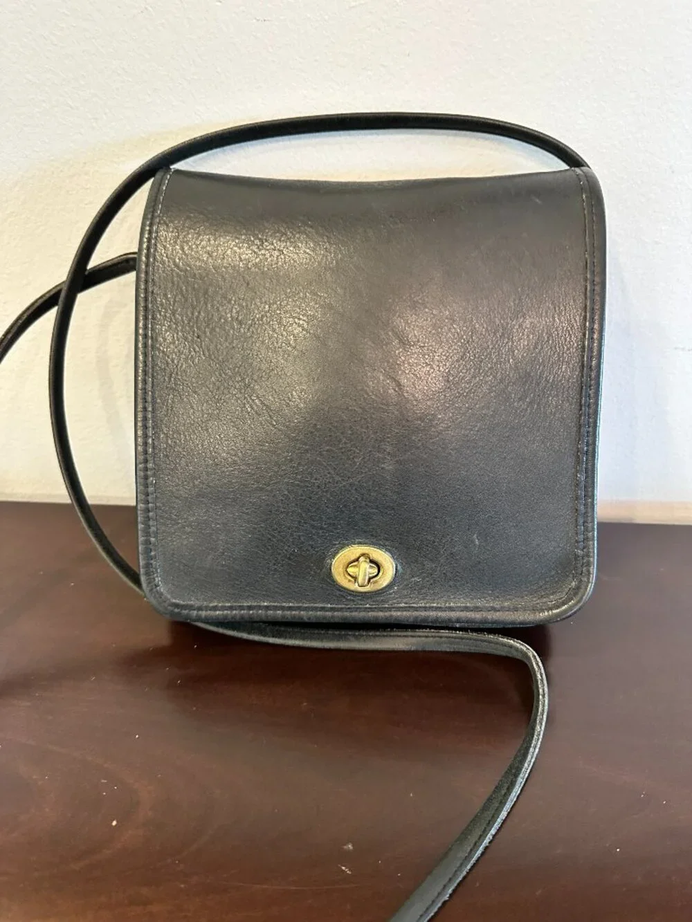 Vintage COACH 9620 Compact Pouch Black Glovetanned Leather Crossbody USA Made